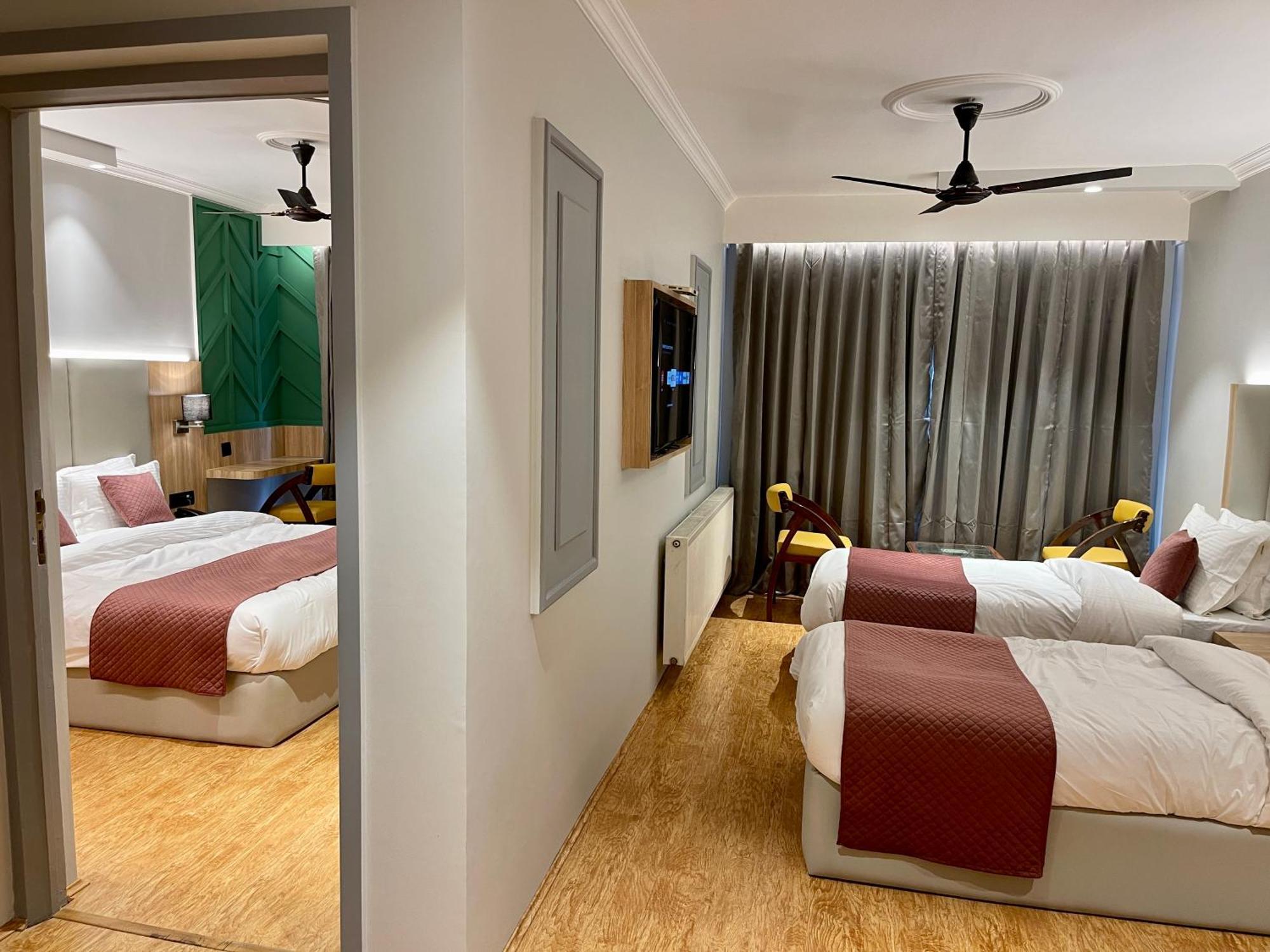 New Park Hotel Srīnagar Exterior foto